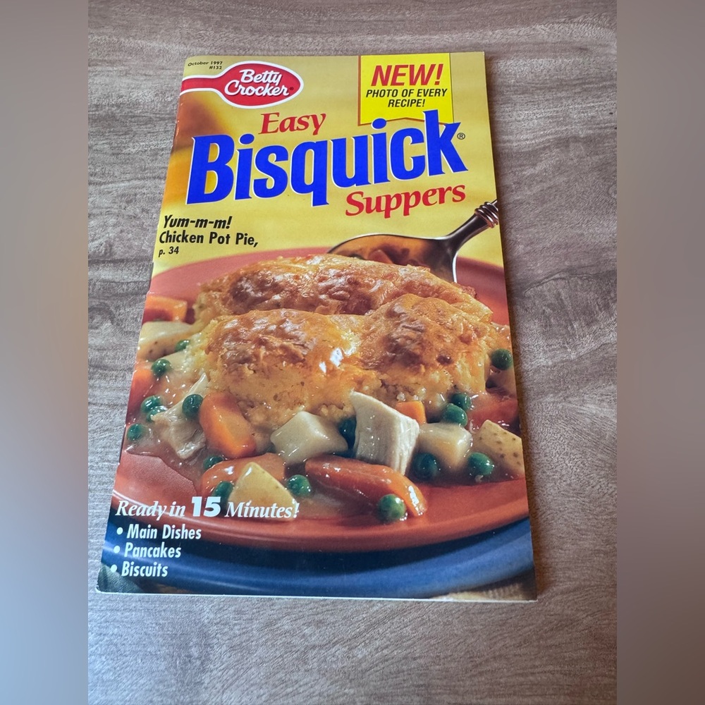 Vintage 1997 Betty Crocker Cookbook "Easy Bisquick Suppers" no. 132 Paperback